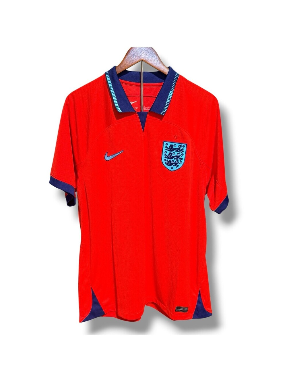 Nike England 2022 World Cup Away Soccer Jersey Men’s XL Red Dri-FIT DN0685-600